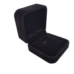 Box Velvet Pendant Black 7X7x4cm